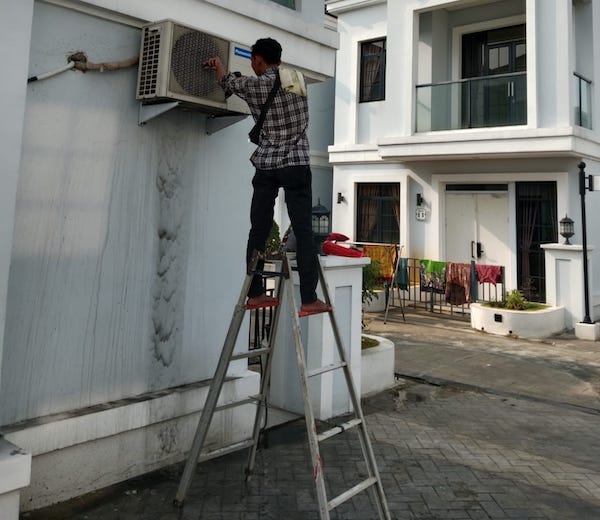  foto pemasangan AC